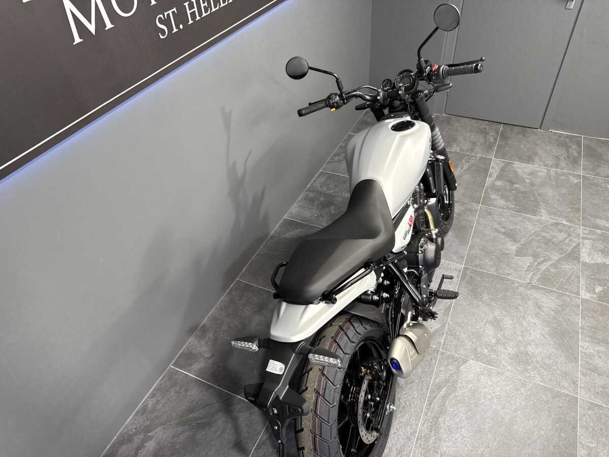 Royal Enfield Guerrilla 450 SPECIAL OFFER