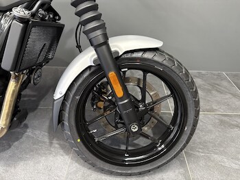 Used Royal Enfield Guerrilla 450 SPECIAL OFFER undefined for sale - bike-77866453: Photo