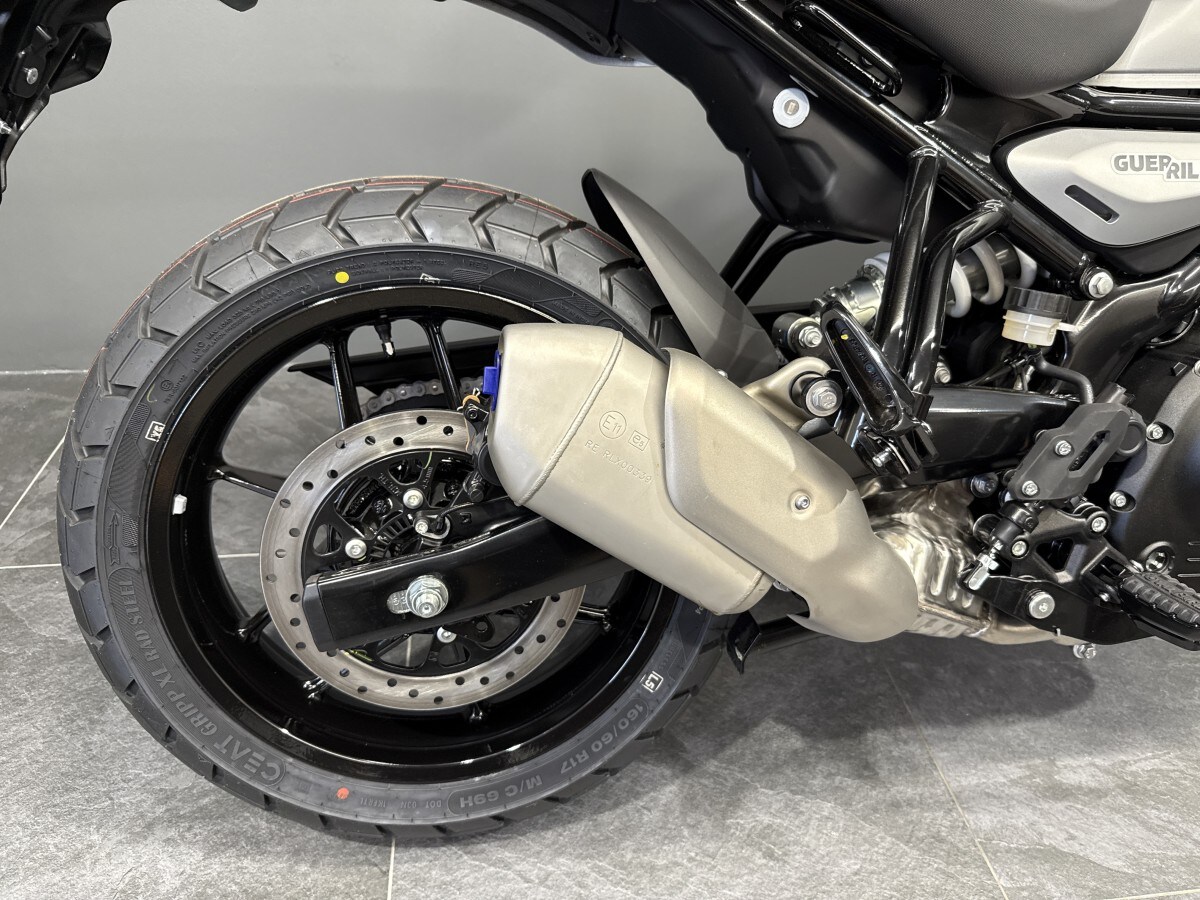 Royal Enfield Guerrilla 450 SPECIAL OFFER