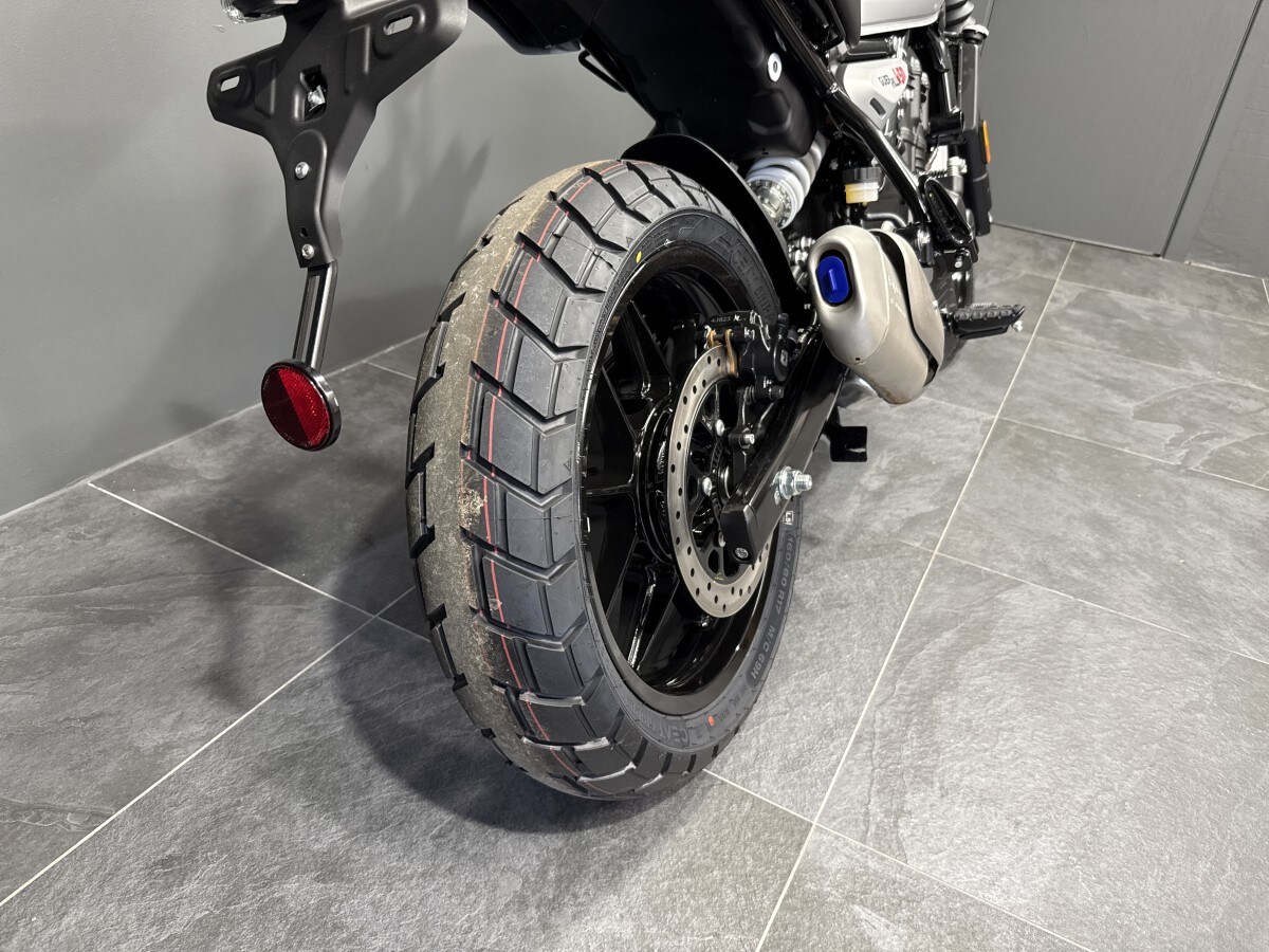 Royal Enfield Guerrilla 450 SPECIAL OFFER