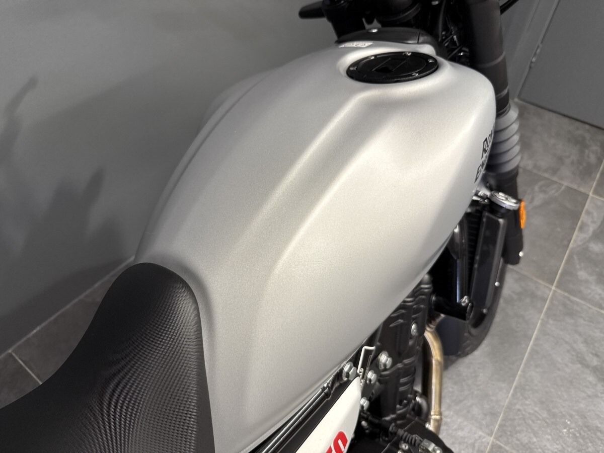 Royal Enfield Guerrilla 450 SPECIAL OFFER