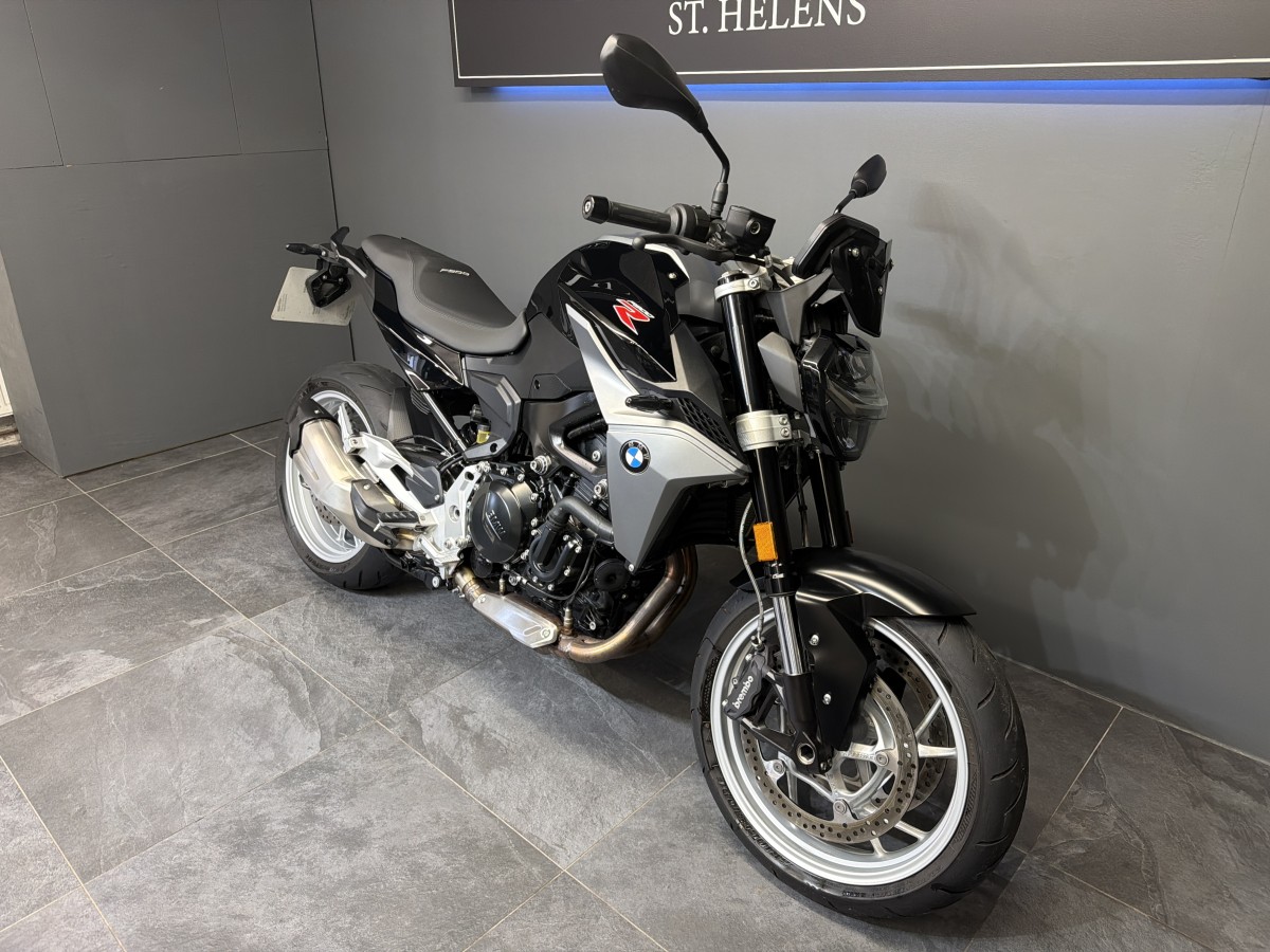 BMW F 900 R