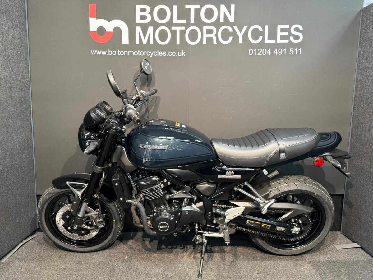 Kawasaki Z900RS Black Ball Edition