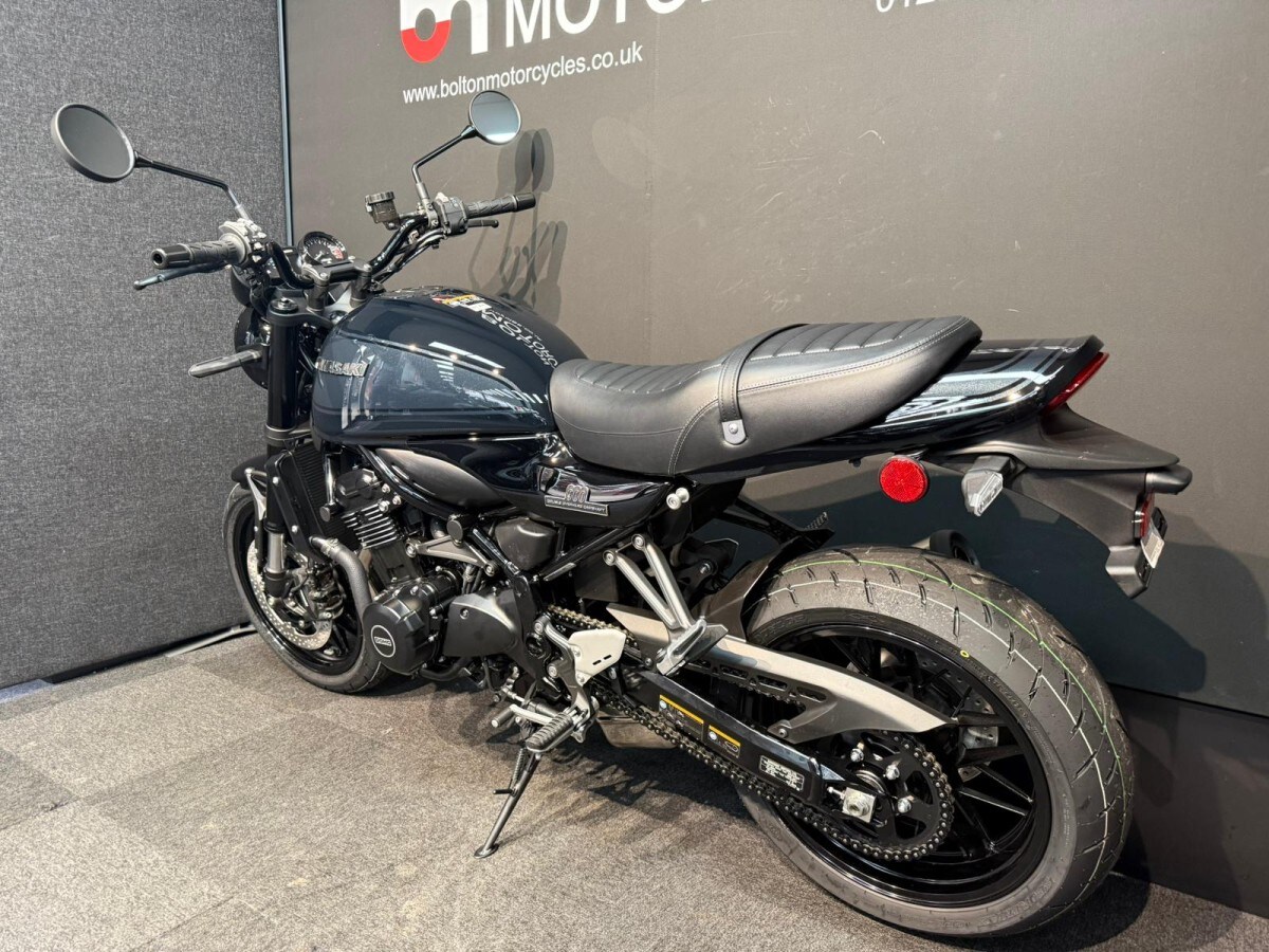 Kawasaki Z900RS Black Ball Edition