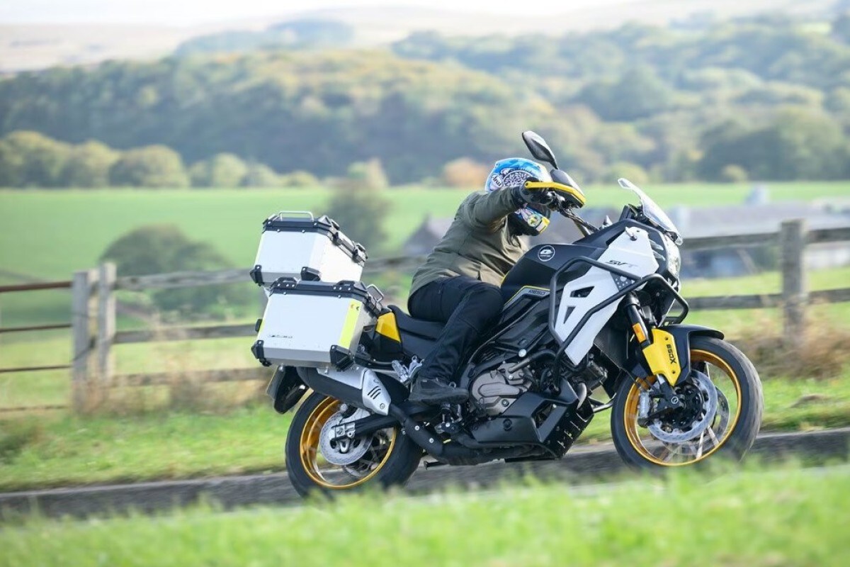 QJMotor SVT 650 X LUGGAGE OFFER