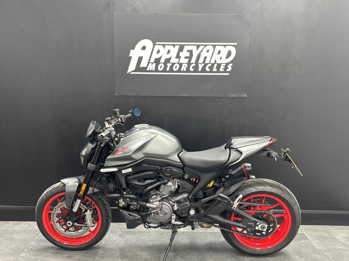 Ducati MONSTER 937 PLUS
