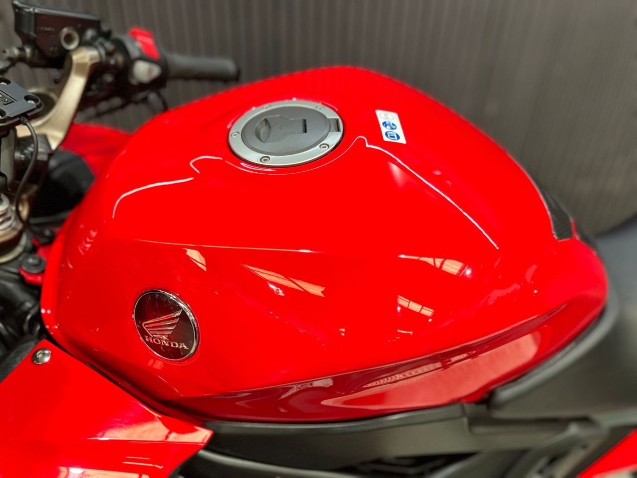 Used Honda VFR800F for sale - 78918343: Photo 24