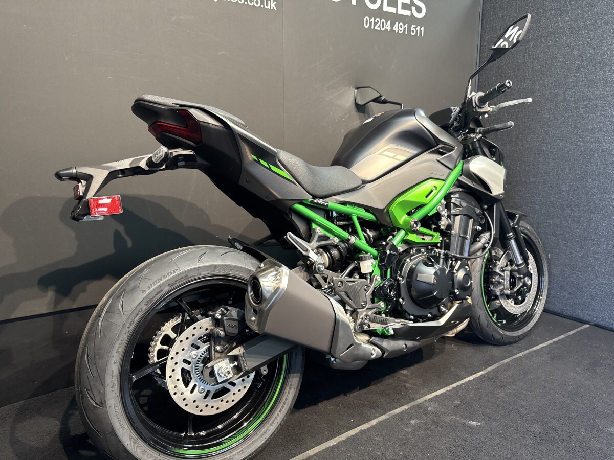 Kawasaki Z900 ZR900