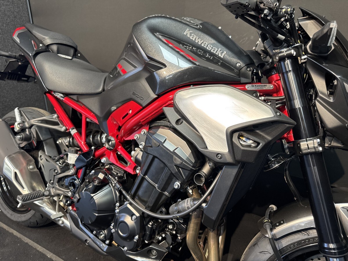 Kawasaki Z900 ZR900