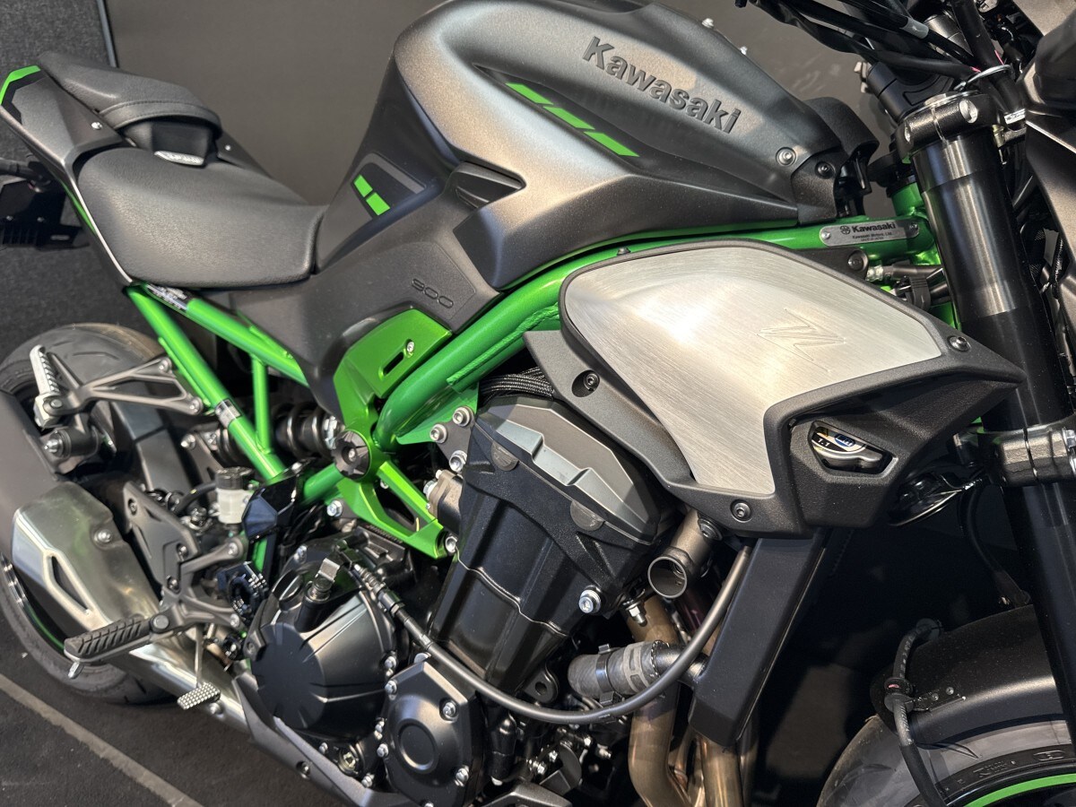 Kawasaki Z900 ZR900