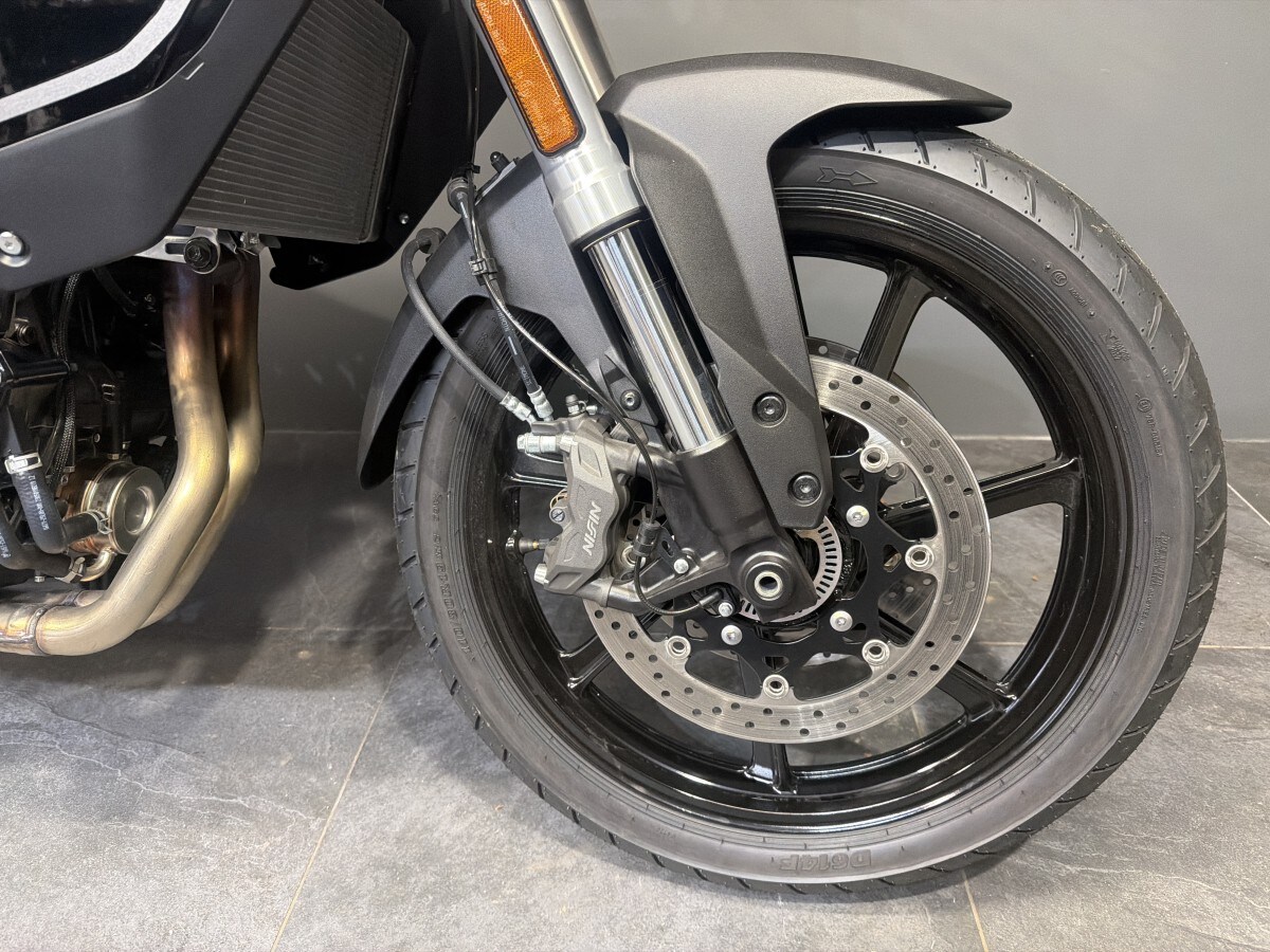 Suzuki DL 800RE V-Strom