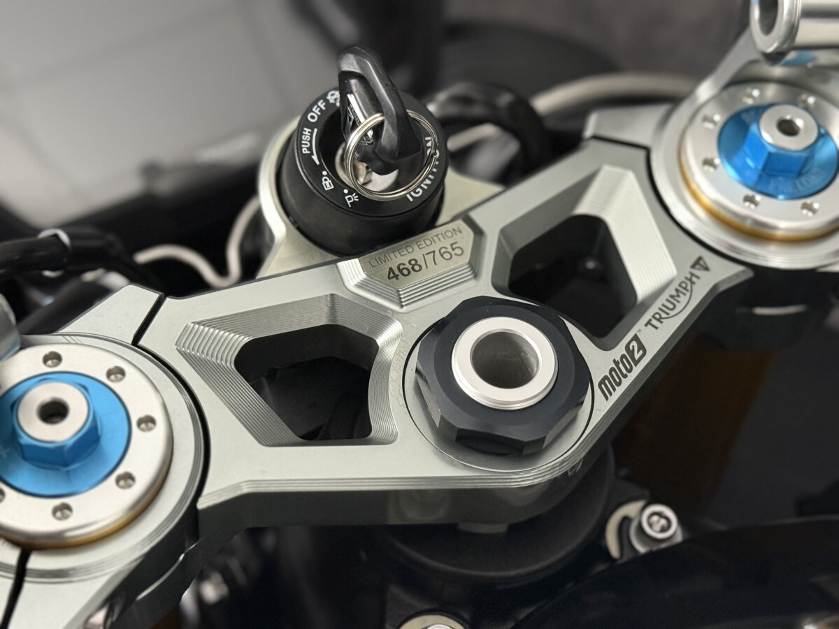 Triumph STREET TRIPLE RS MOT