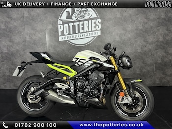 Used Triumph STREET TRIPLE RS MOT 2024 for sale - bike-77866455: Photo