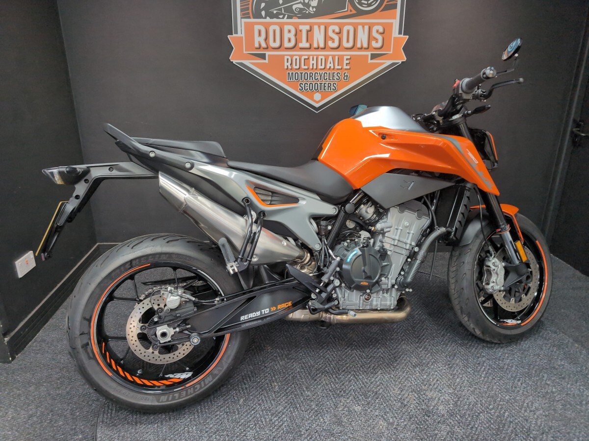 KTM 790 DUKE 18