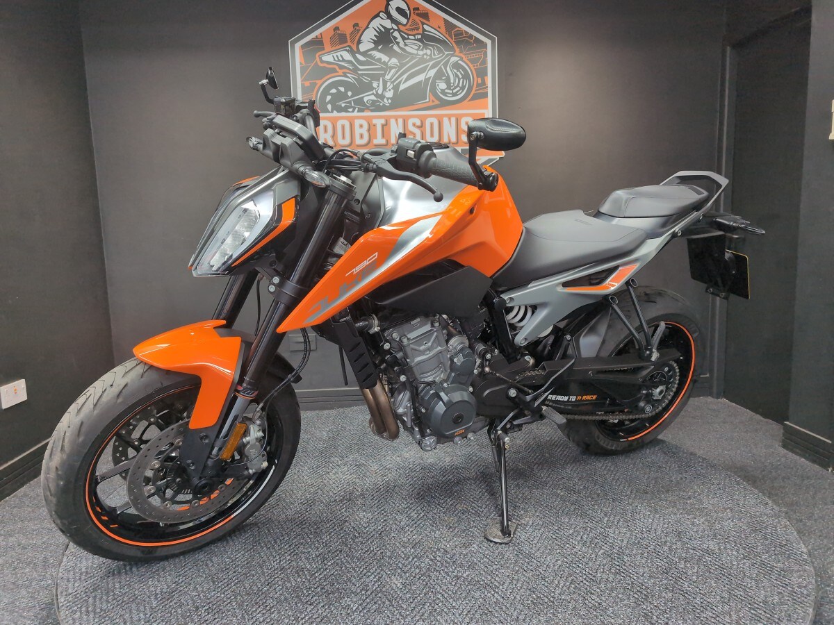 KTM 790 DUKE 18