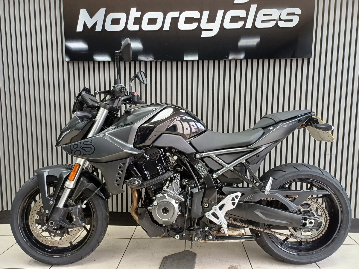 Suzuki GSX-8S