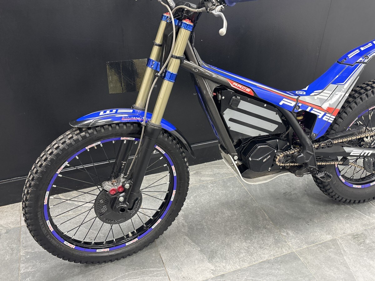 ELECTRIC MOTION EPURE RACE