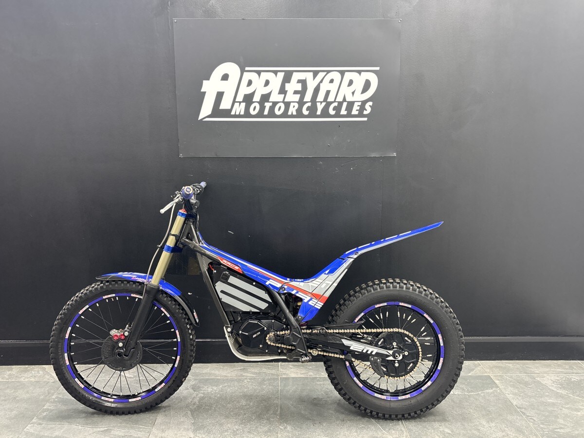 ELECTRIC MOTION EPURE RACE