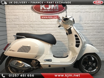 Used Piaggio VESPA GTS SUPER 300 HPS 2019 for sale - bike-77865695: Photo