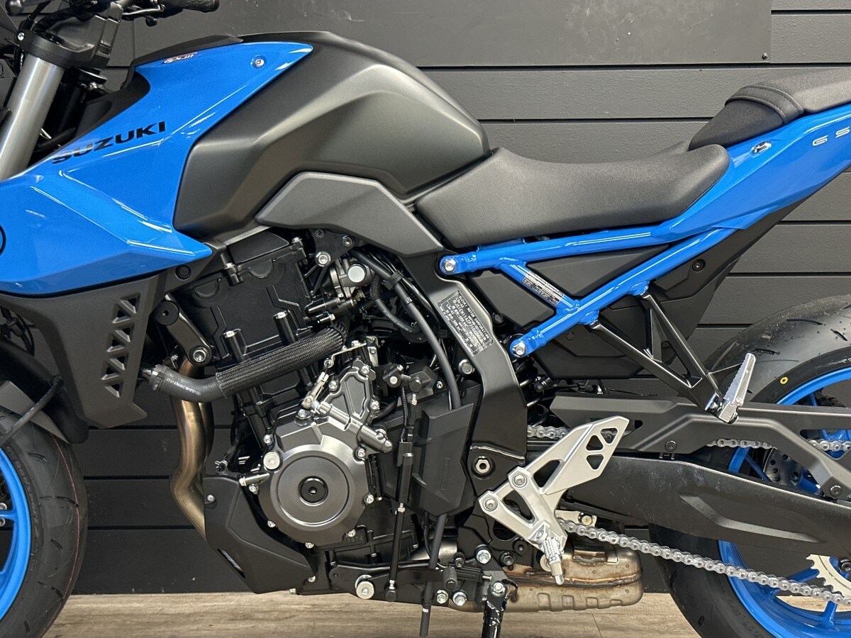 Suzuki GSX-8S