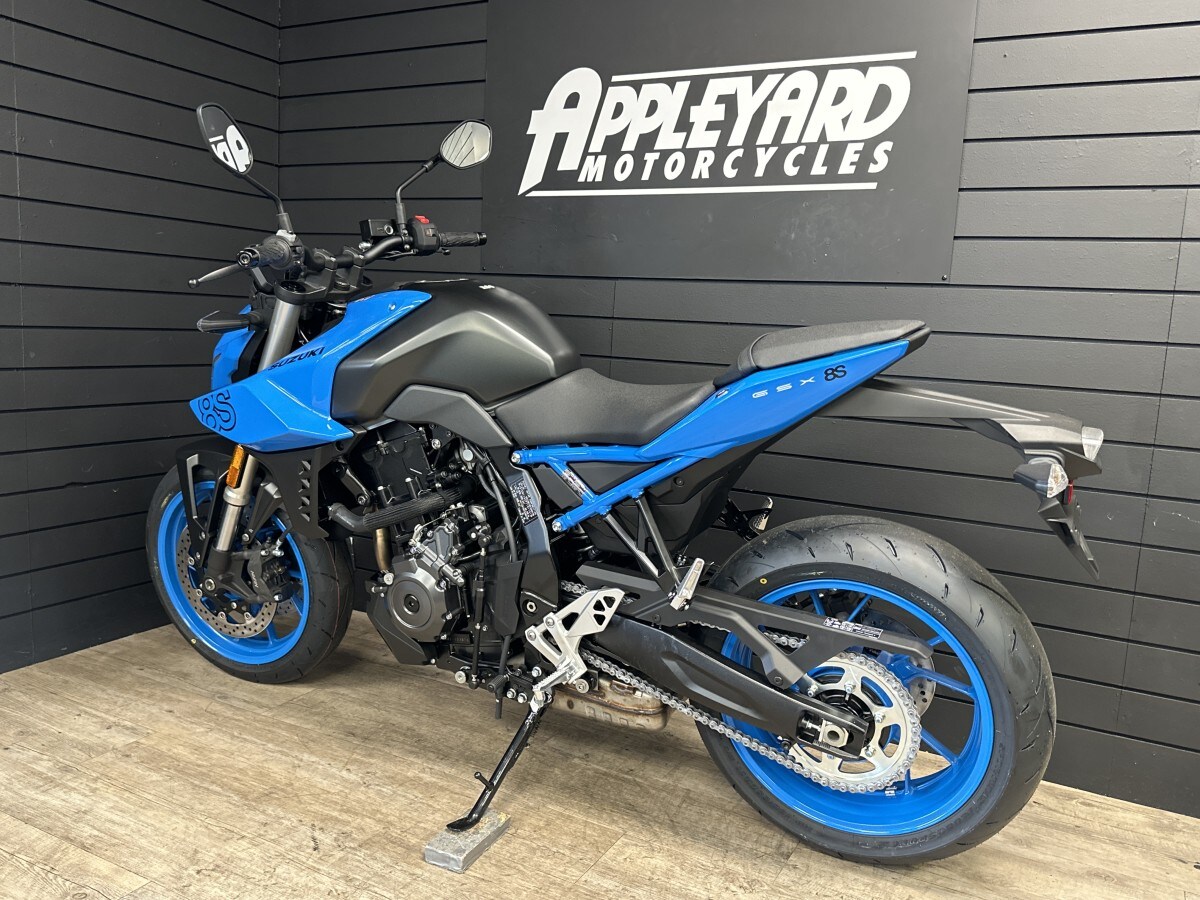 Suzuki GSX-8S