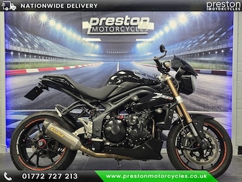 Used Triumph SPEED TRIPLE 1050 2012 for sale - bike-78165395: Photo