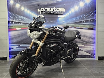 Used Triumph SPEED TRIPLE 1050 2012 for sale - bike-78165395: Photo
