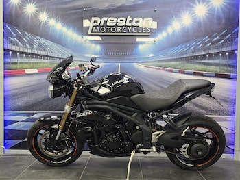 Used Triumph SPEED TRIPLE 1050 2012 for sale - bike-78165395: Photo