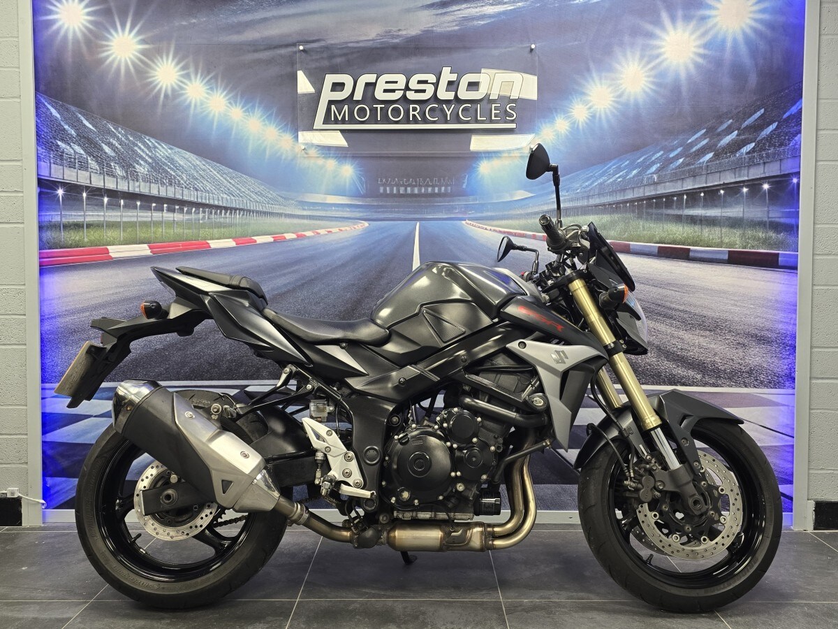 Suzuki GSR 750 L3