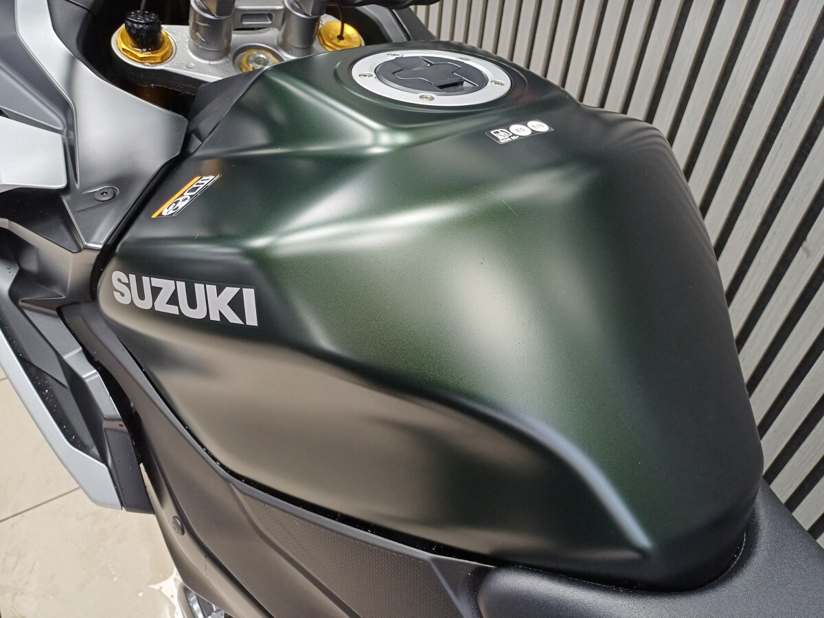 Suzuki GSXS1000GX+