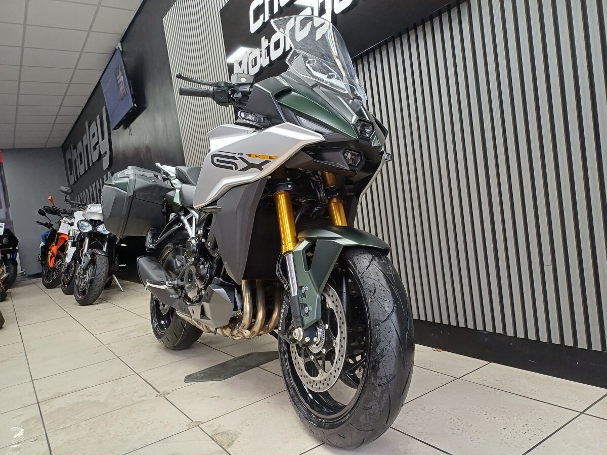 Suzuki GSXS1000GX+