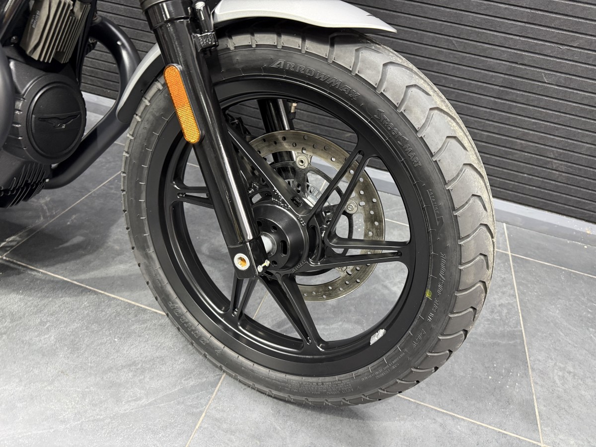 Moto Guzzi V7 IV STONE