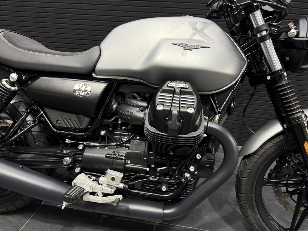Moto Guzzi V7 IV STONE