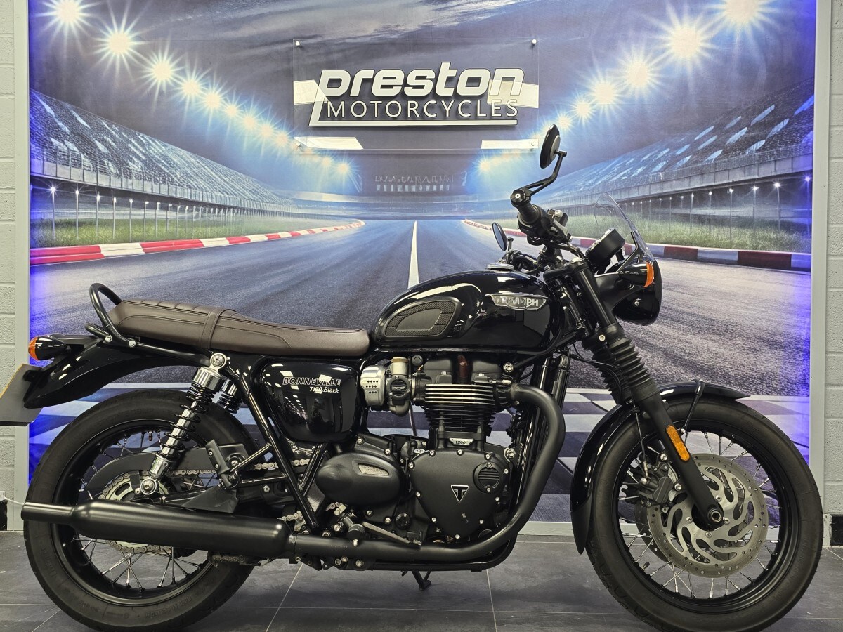 Triumph BONNEVILLE T120 BLACK