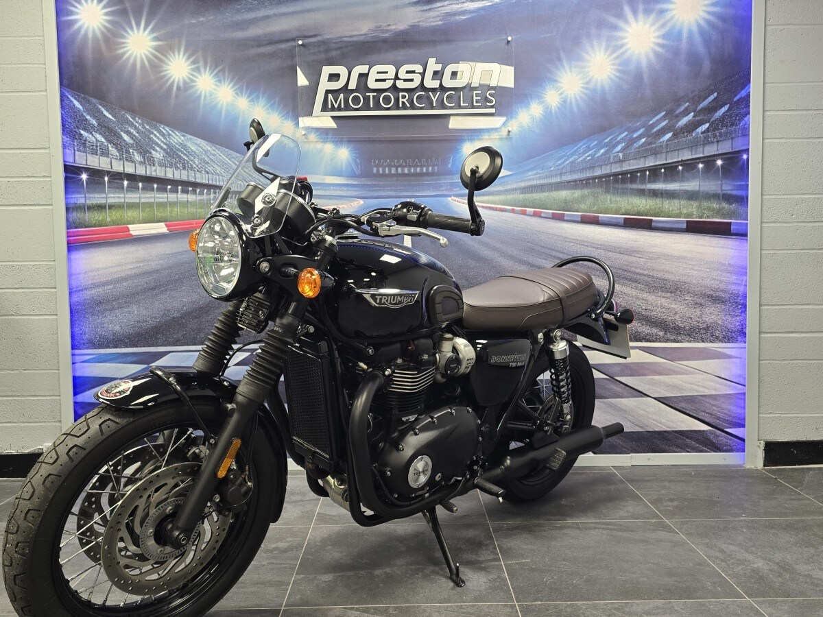 Triumph BONNEVILLE T120 BLACK