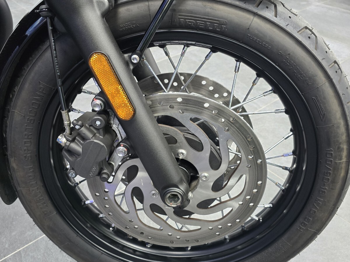 Triumph BONNEVILLE T120 BLACK