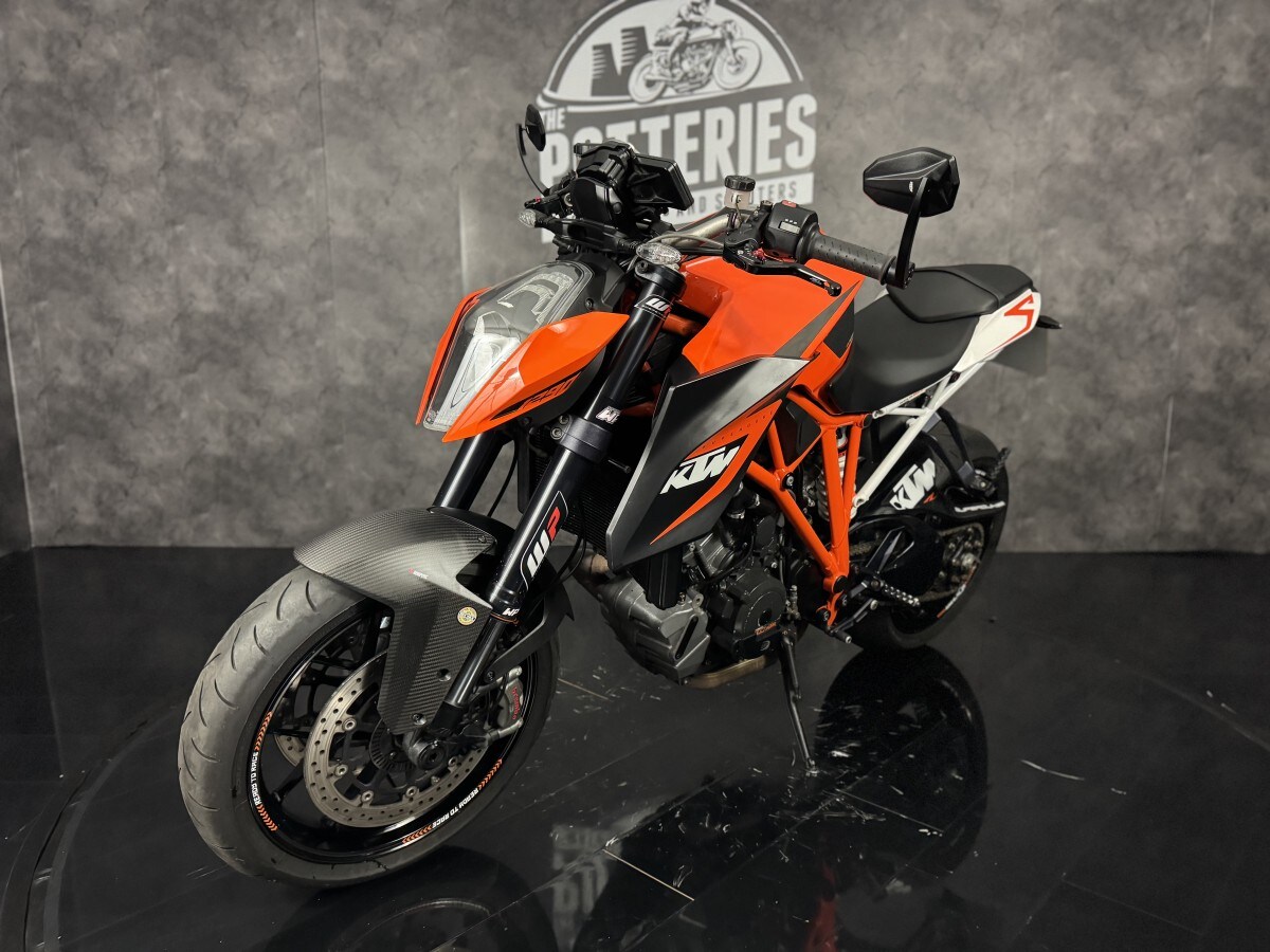 KTM 1290 SUPER DUKE R
