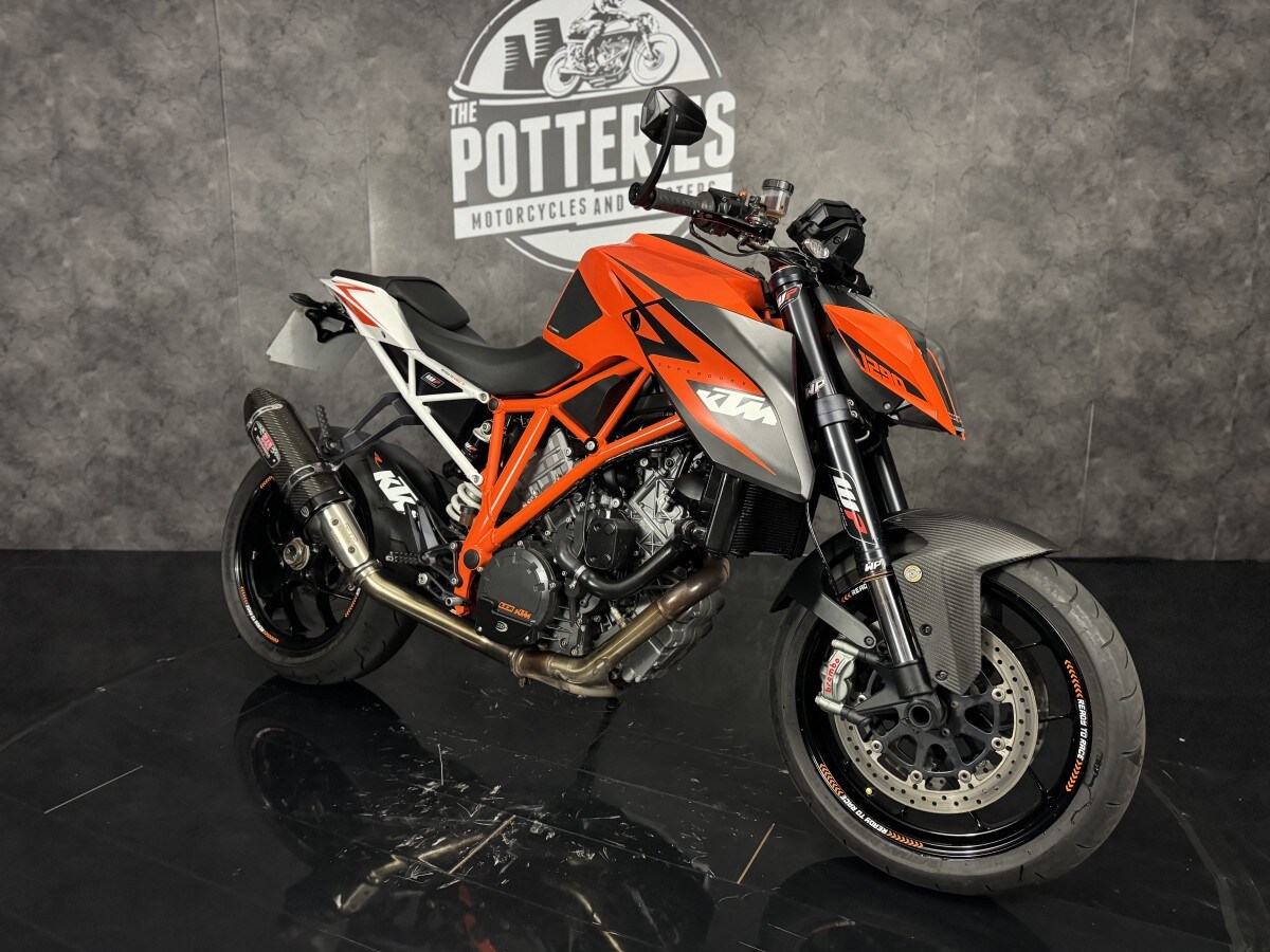 KTM 1290 SUPER DUKE R
