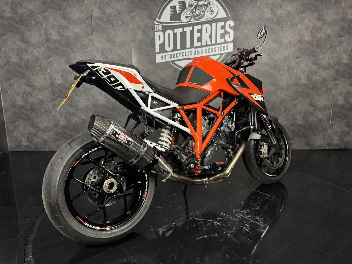 KTM 1290 SUPER DUKE R