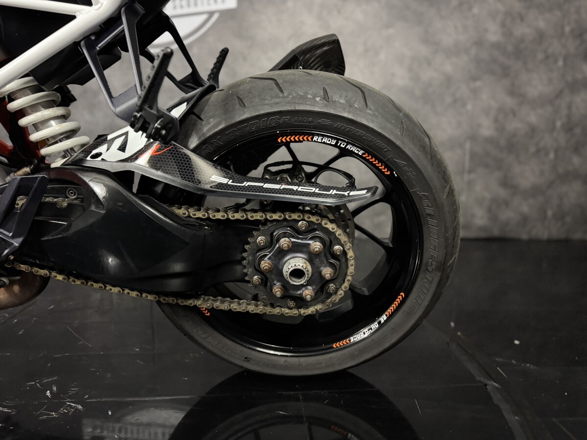 KTM 1290 SUPER DUKE R