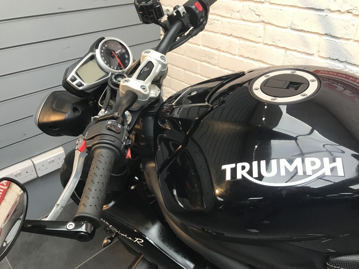 Triumph SPEED TRILPLE 1050 94 R