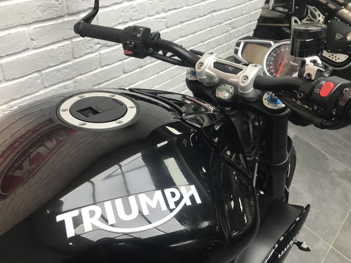 Triumph SPEED TRILPLE 1050 94 R