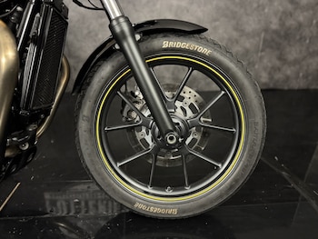 Used Triumph STREET CUP 2017 for sale - bike-77866475: Photo