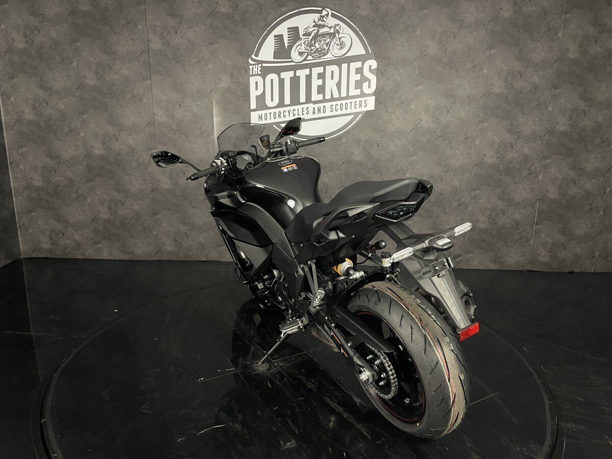 Kawasaki Ninja 1100SX SE