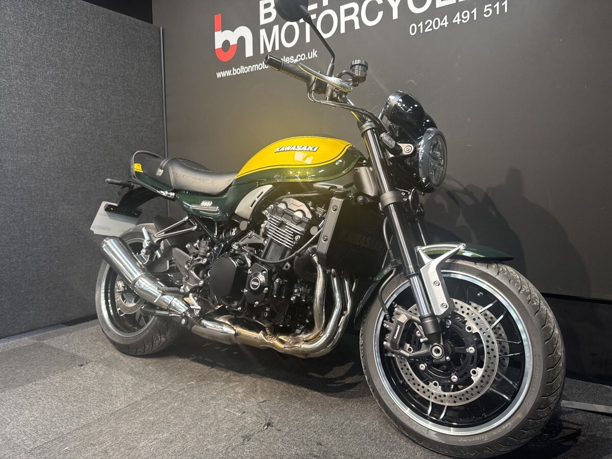Kawasaki Z900RS YELLOW BALL