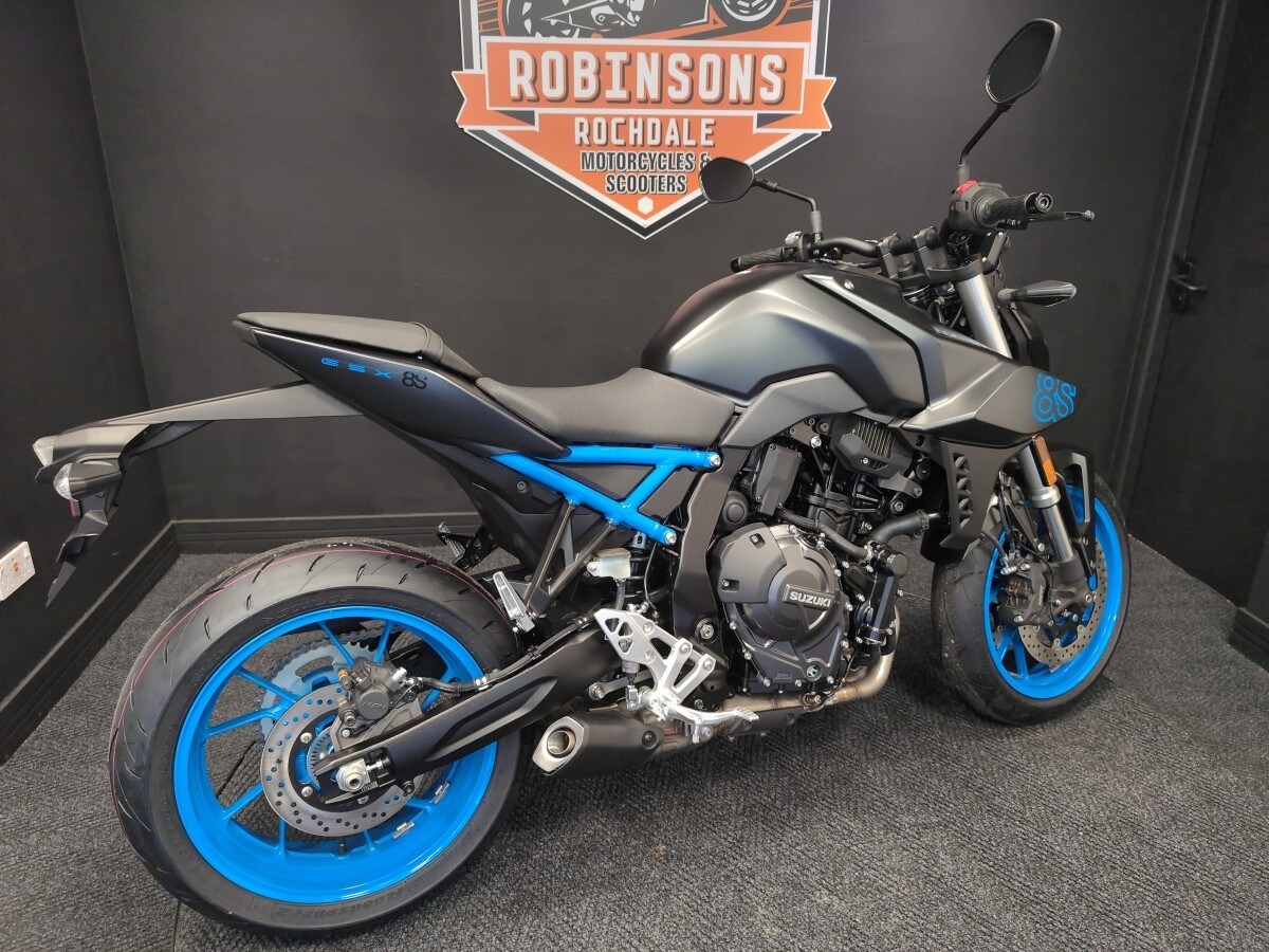 Suzuki GSX 8S