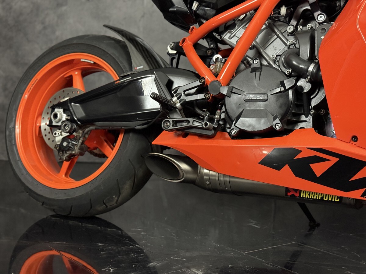 KTM 1190 RC8 R 11