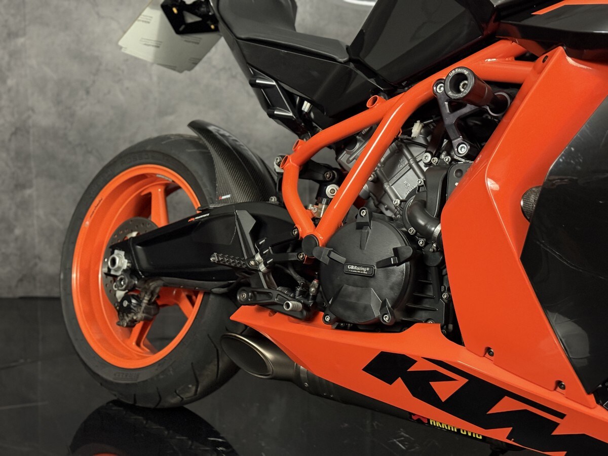 KTM 1190 RC8 R 11