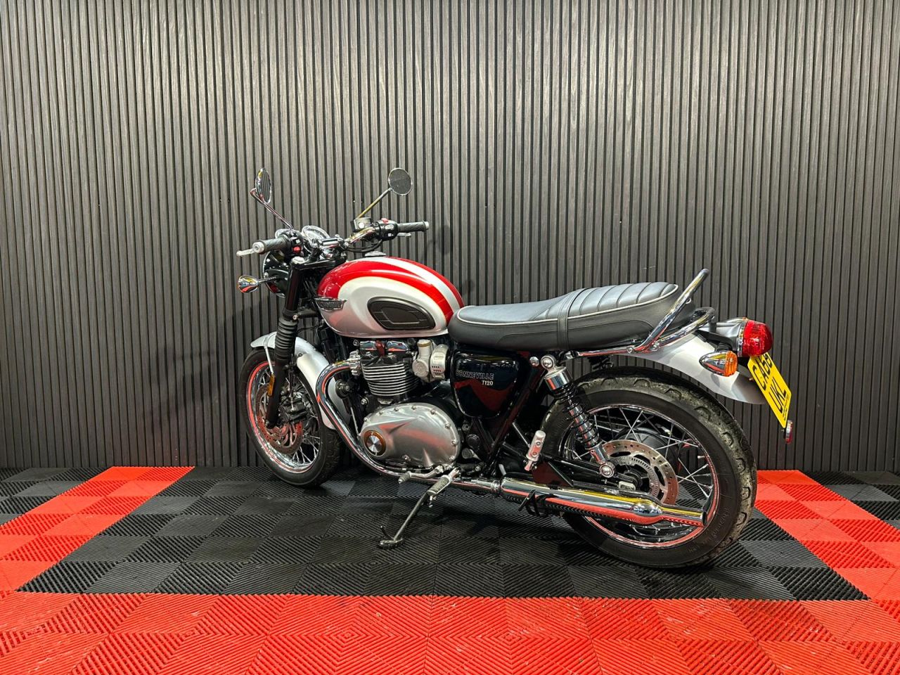 Used Triumph Bonneville T120 for sale - 78435754: Photo 8