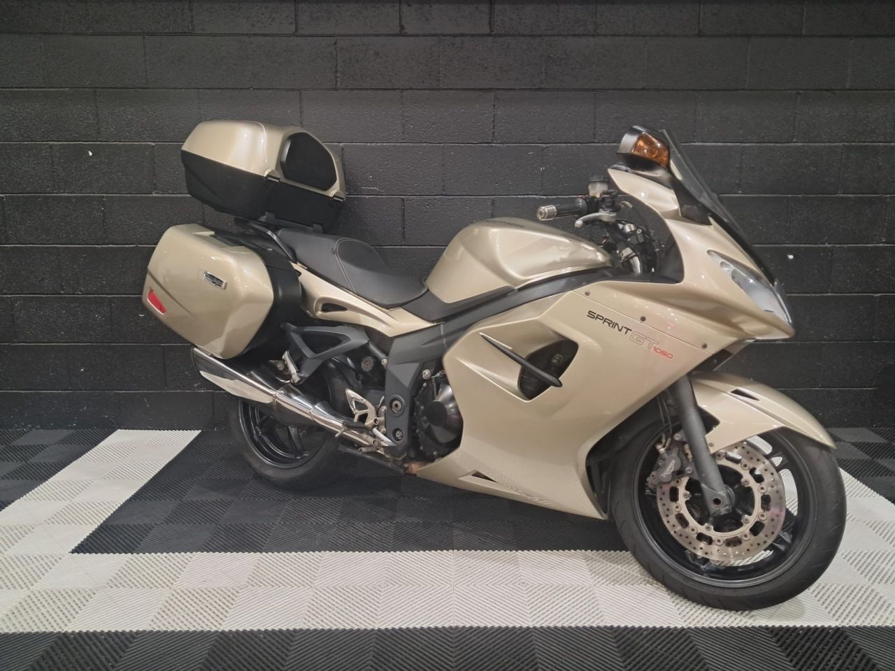 Used Triumph Sprint GT 1050 for sale - 78435025: Photo 6